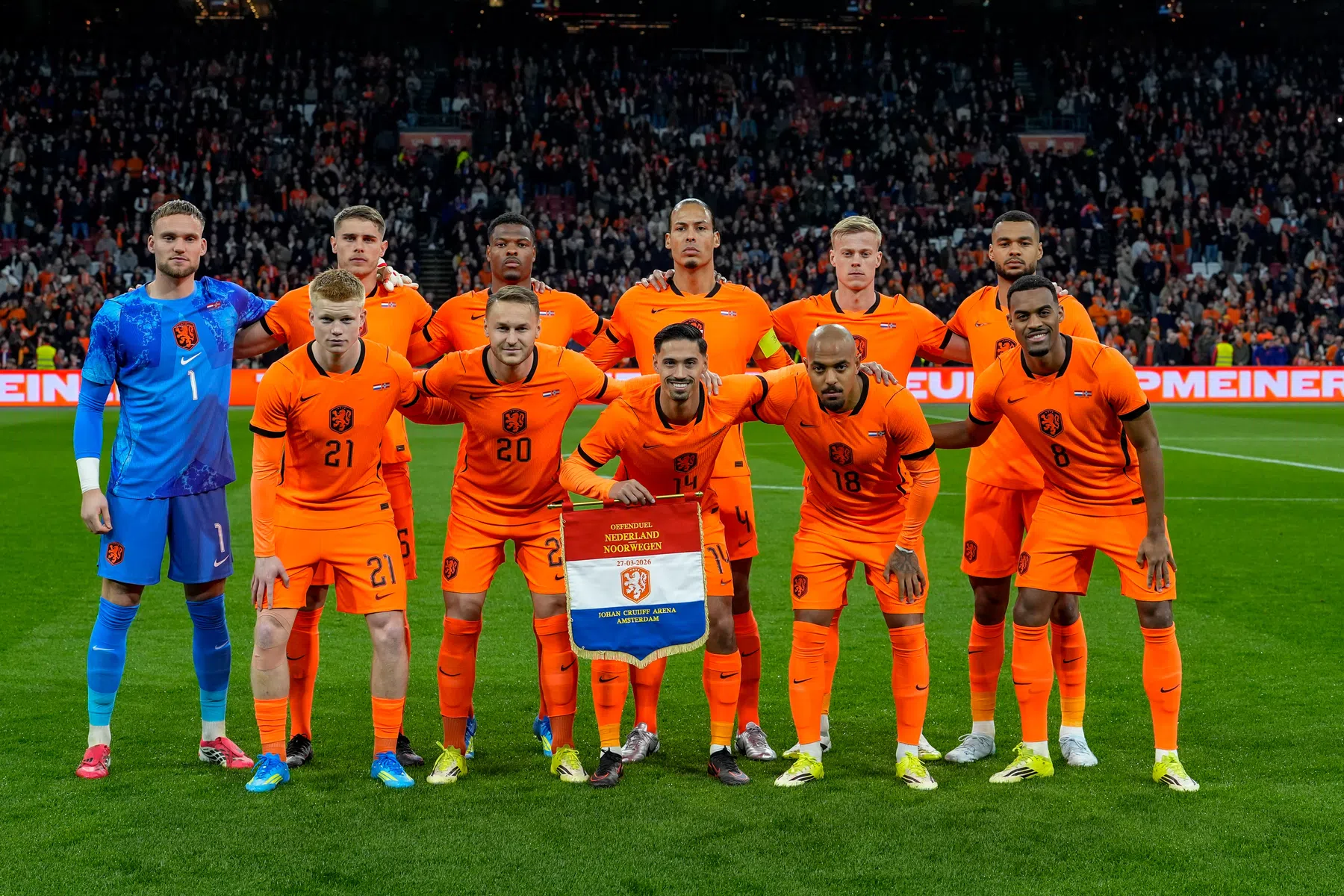 Oranje op Rapport: nipte voldoende Smit, Gakpo blinkt uit