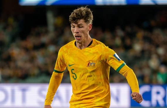 Feyenoorder Bos helpt Australië aan oefenzege, Heraclied Hrustic mist penalty