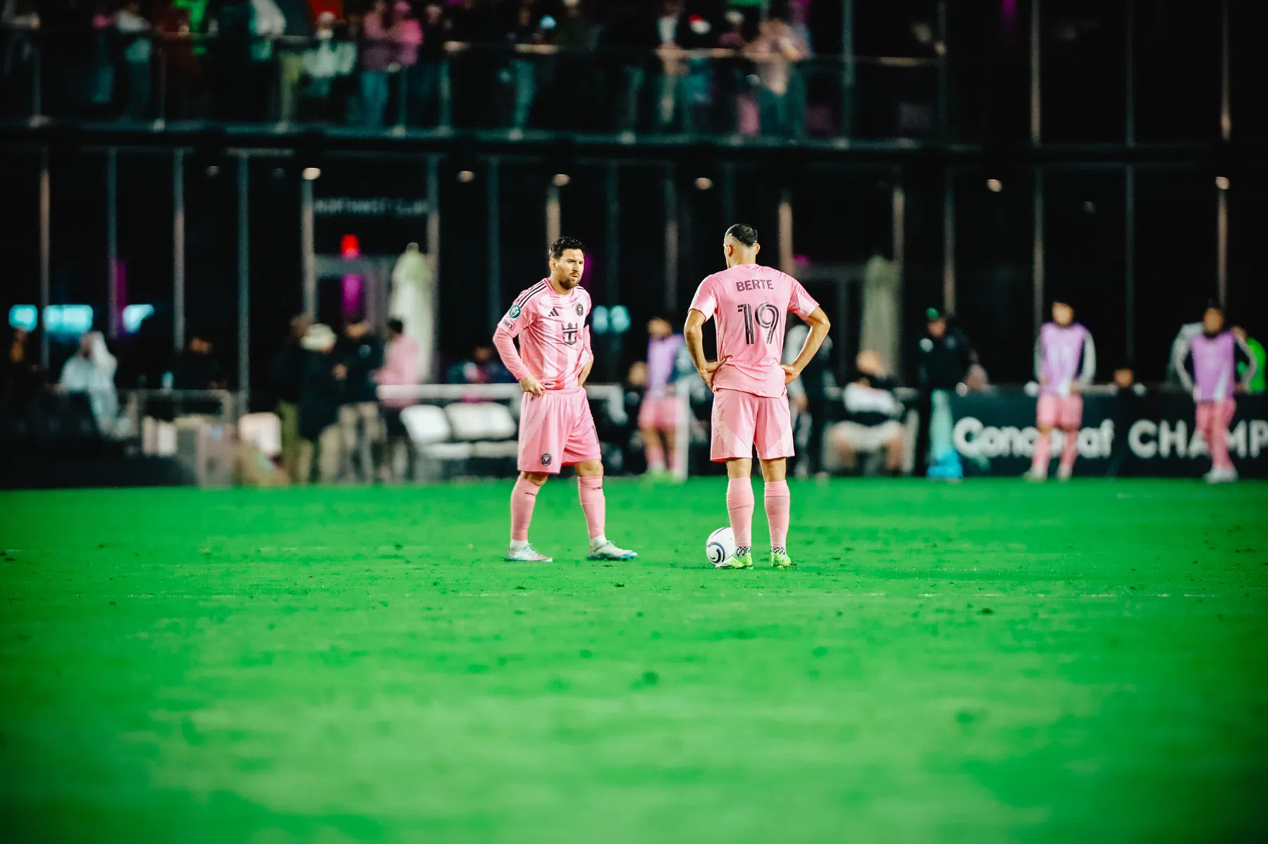 Bijzonder eerbetoon aan Messi: 'Beseffen dat je getuige bent van iets unieks'