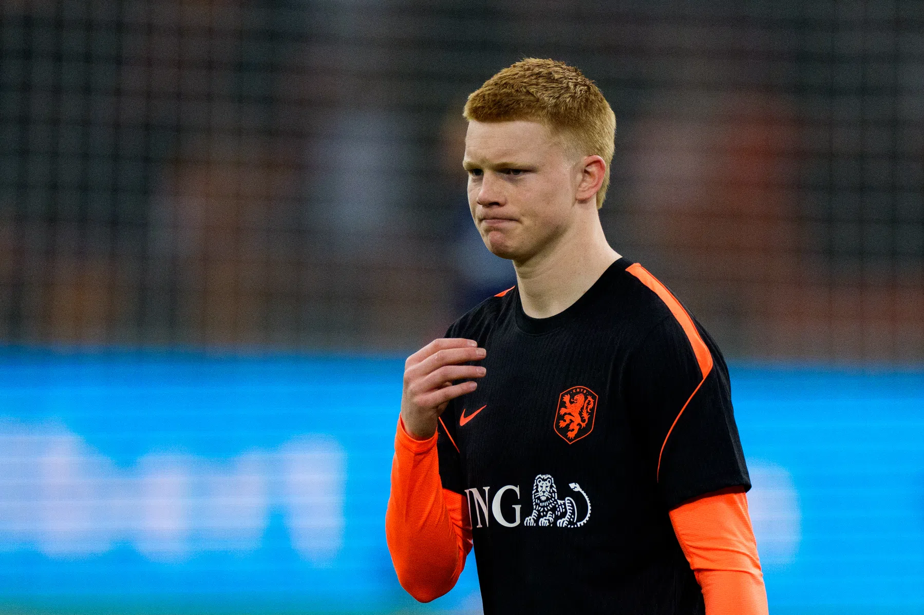 Koeman gooit Smit voor de leeuwen bij Oranje: 'Met de billen bloot'