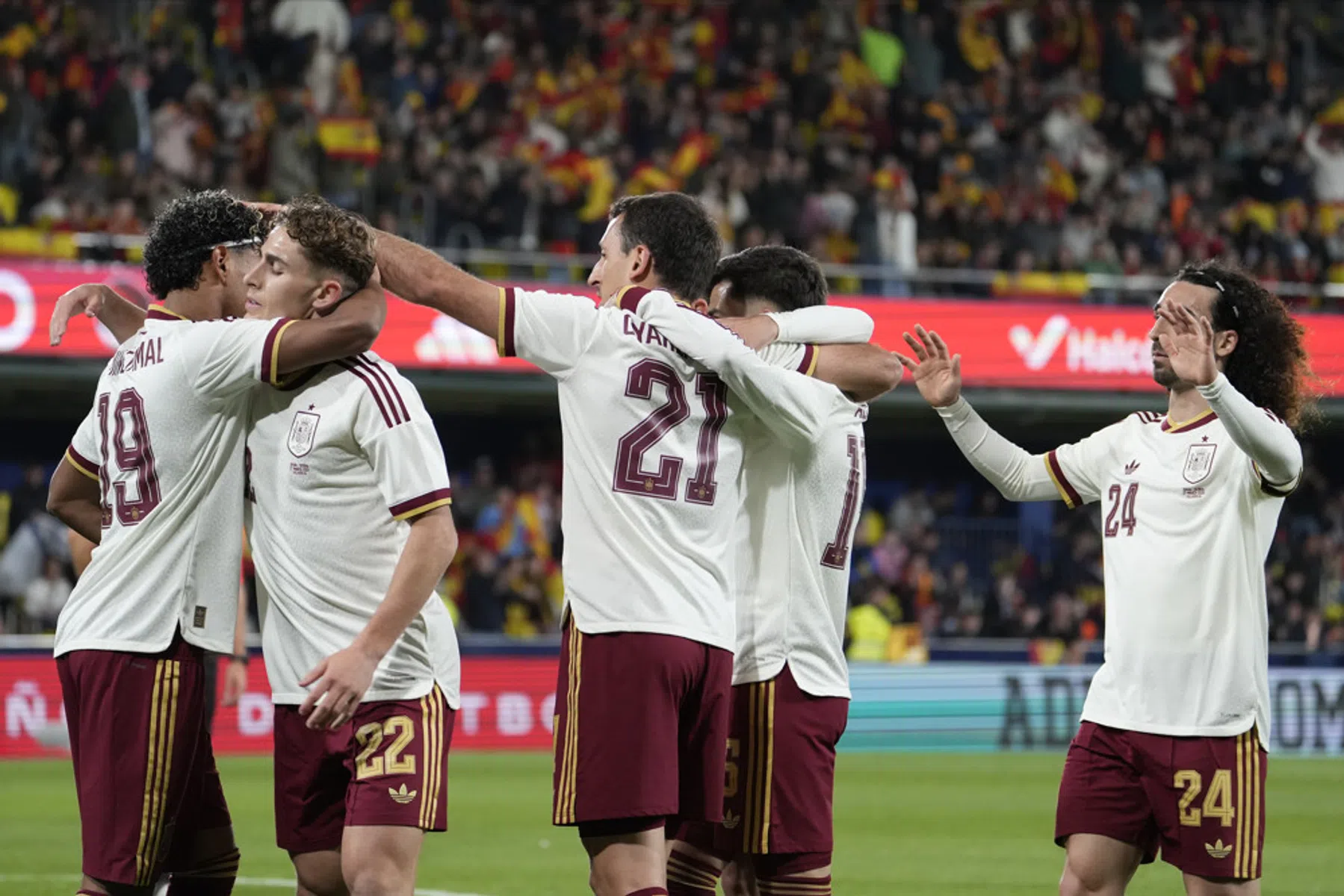 Spanje onderstreept status als titelfavoriet: 'Van een ander niveau'