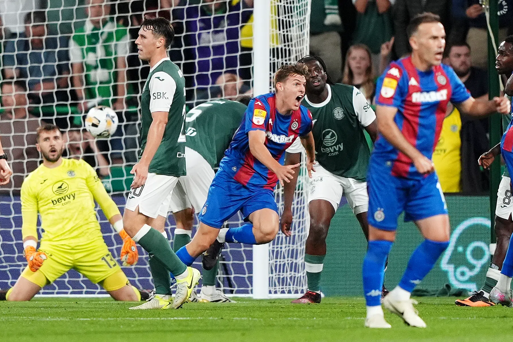 Merkwaardige transferrel: directeur haalt na akkoord met Milan uit naar collegas