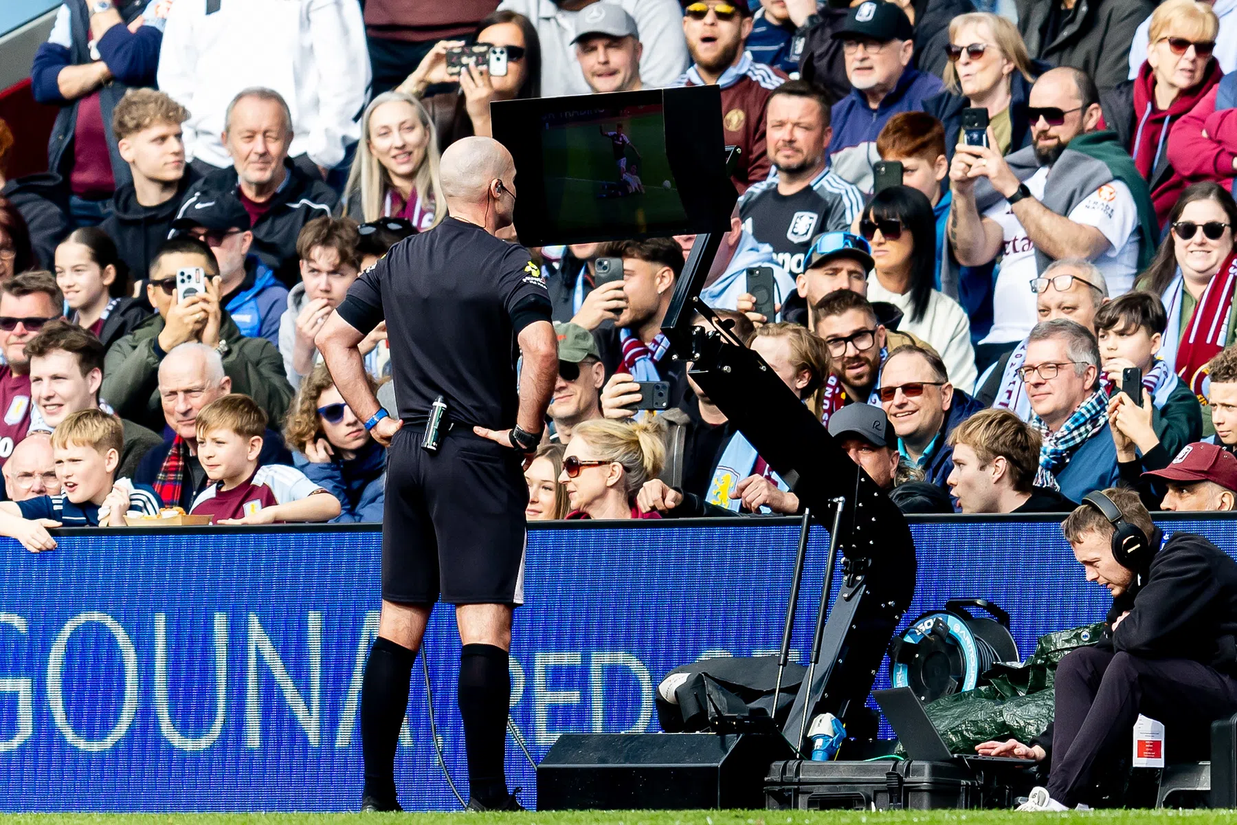 Engelse fans snoeihard voor VAR: 91 procent wil systeem weg