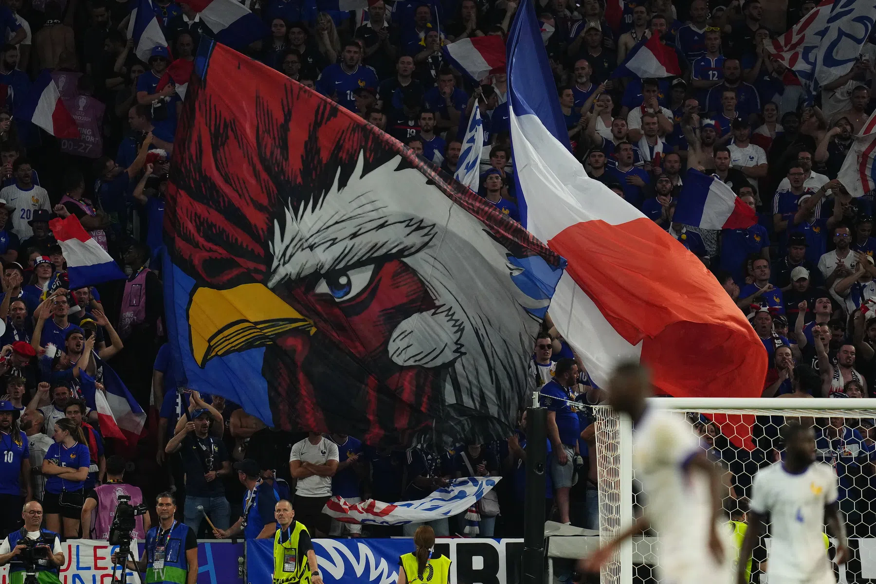 Nederland terug bij af op FIFA-ranking, Frankrijk grijpt de macht