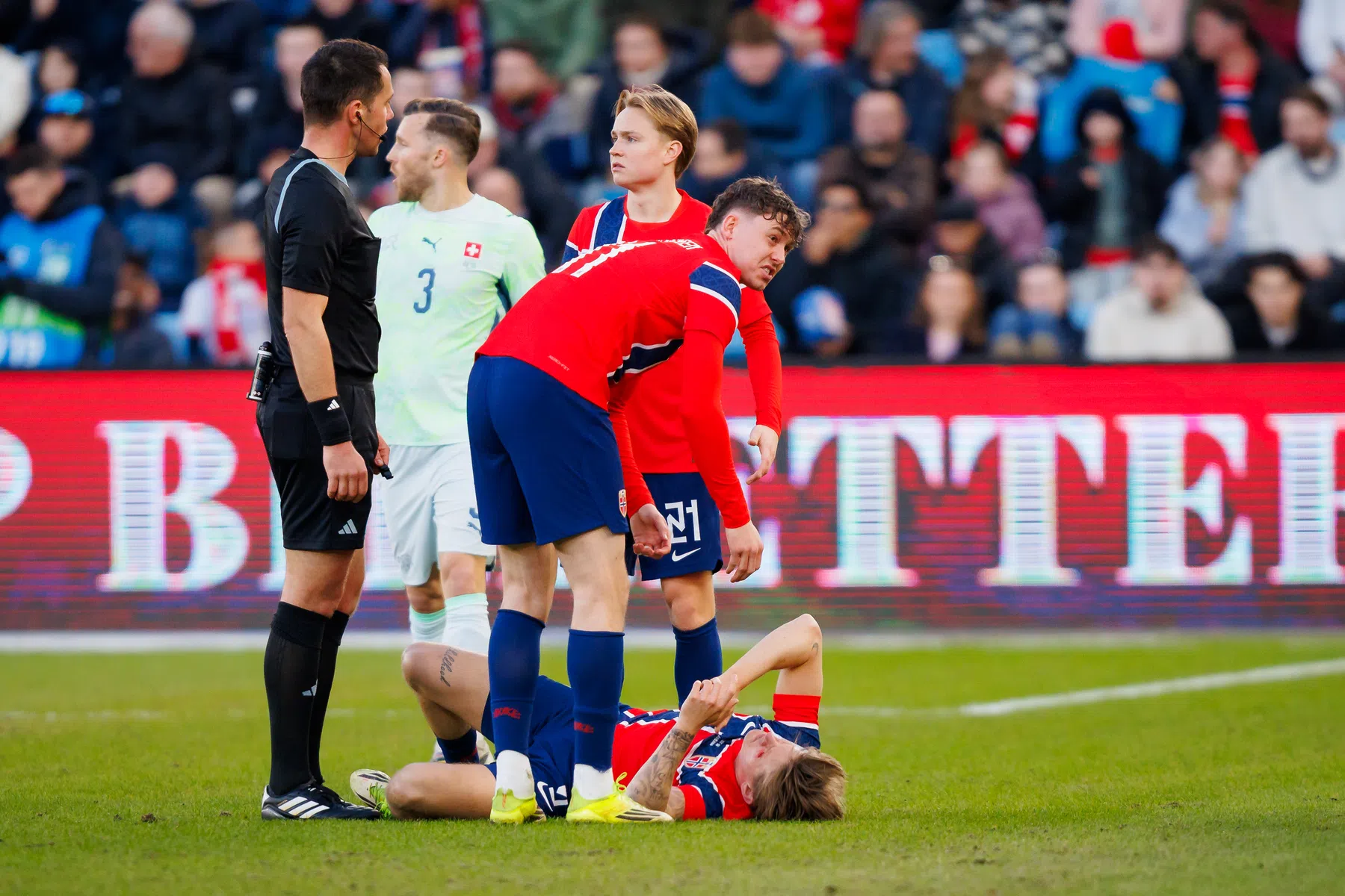 Møller Wolfe in paniek bij Noorwegen: 'Ik dacht dat hij zijn oog kwijt was'