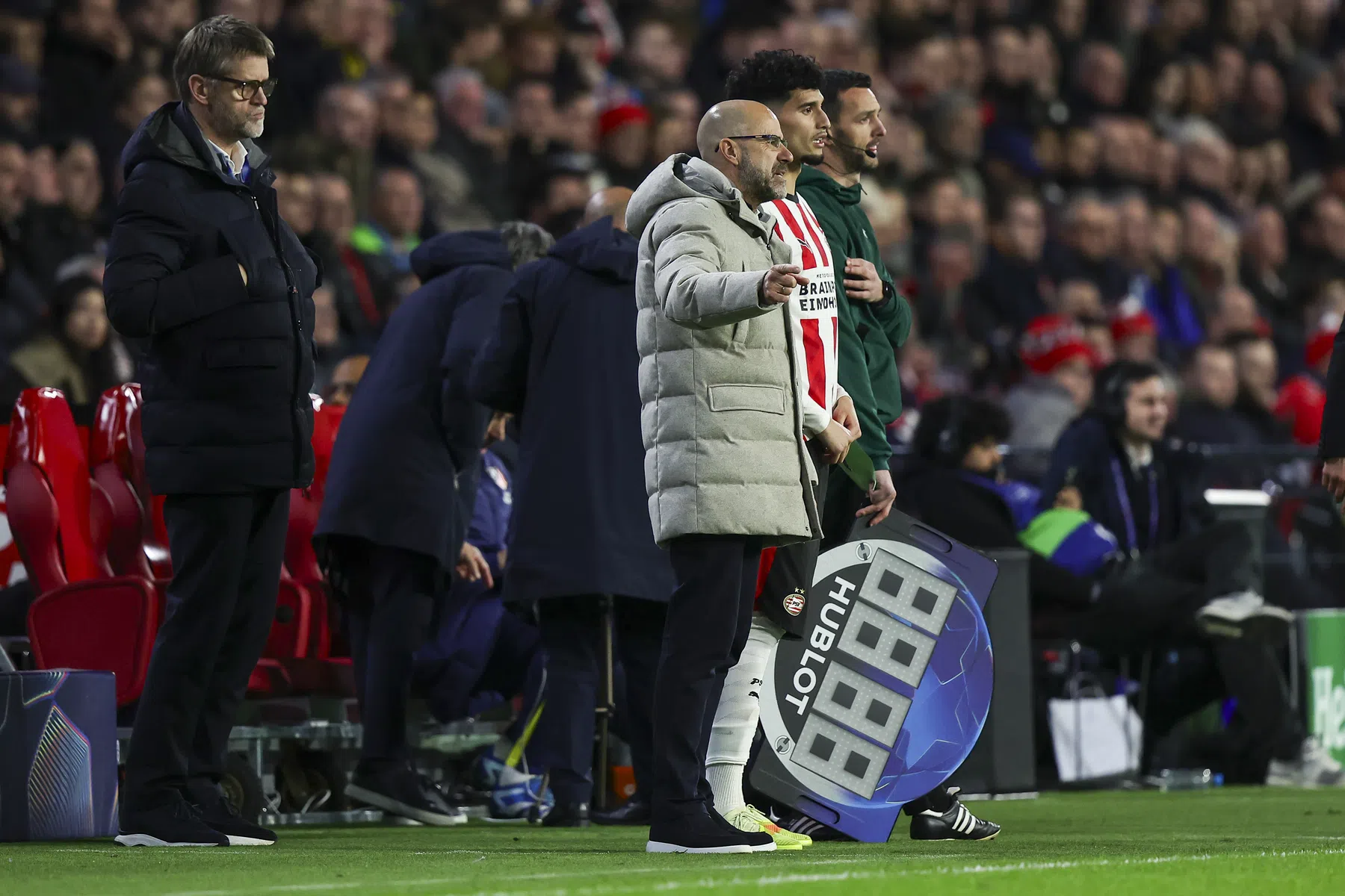 Bosz over vervelende keuze tussen Pepi en Til: 'Hij is ook een mens'
