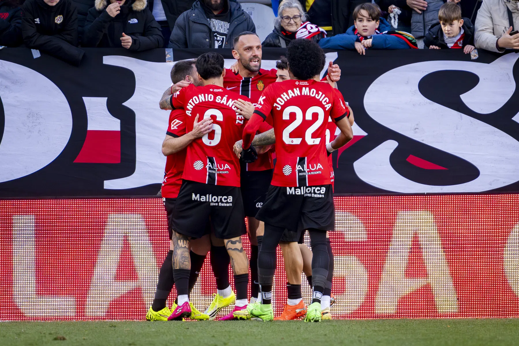 Mallorca en Muriqi bezorgen Real dreun in jacht op Barcelona