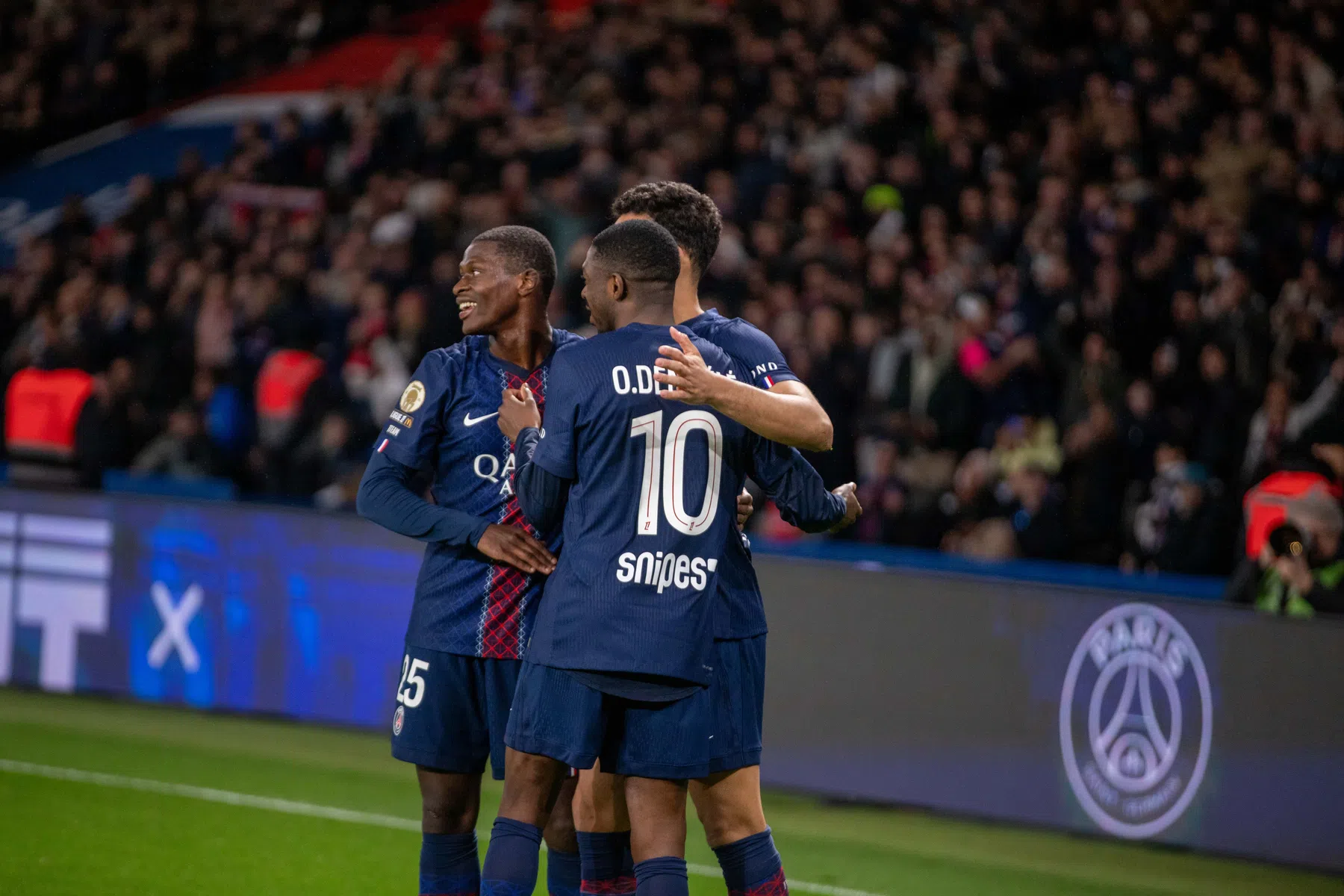 Dembélé steelt de show: 'Als ik die bal tien keer neem scoor ik er één'