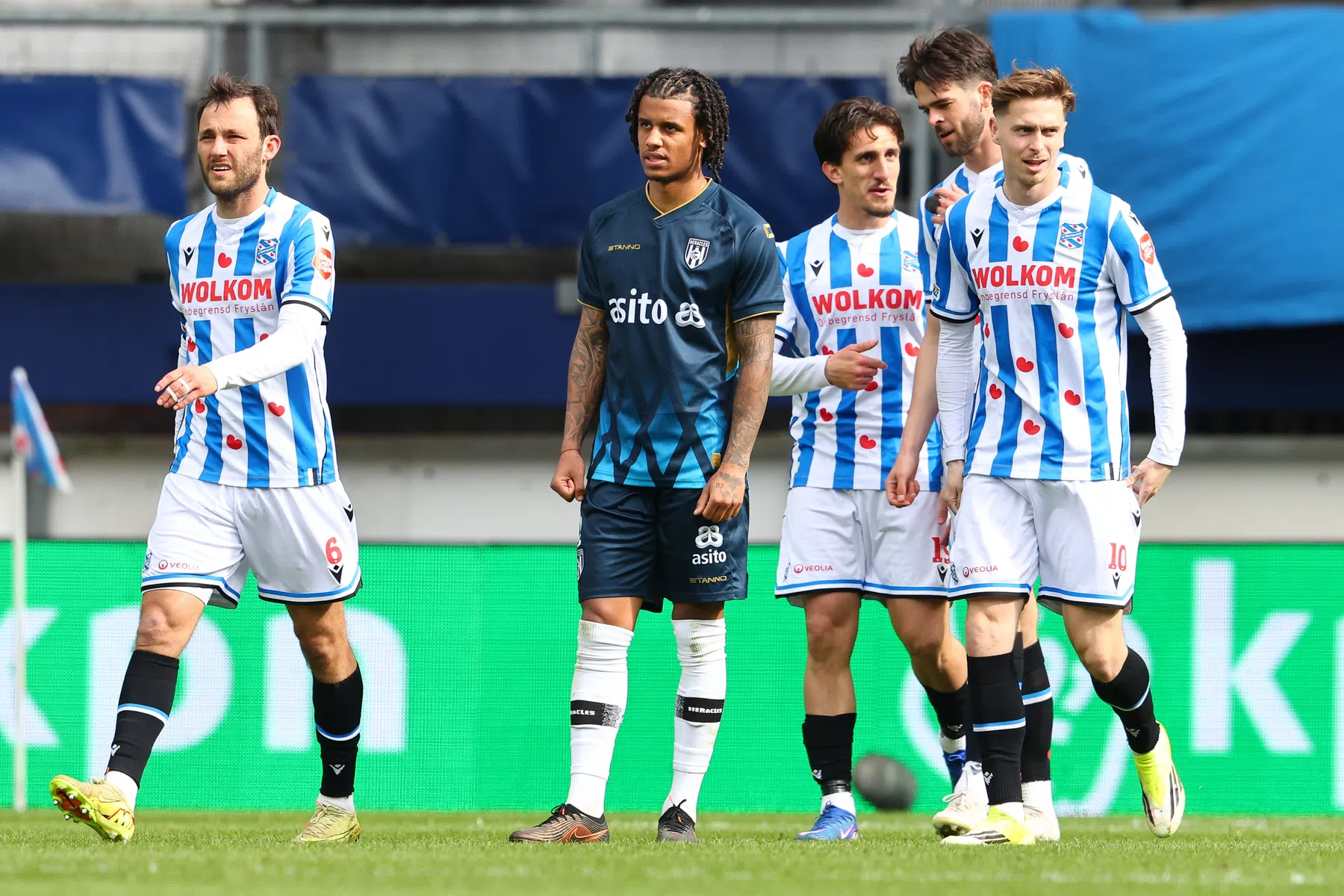 SC Heerenveen veegt vloer aan met Heracles en wint vierde thuisduel op rij