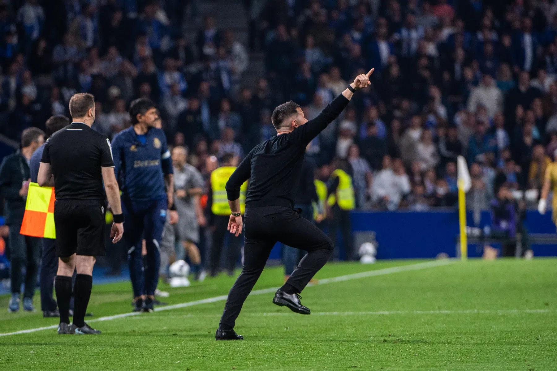 Portugese media wijzen naar Ajax: 'Spook van de ineenstorting hangt boven Porto'