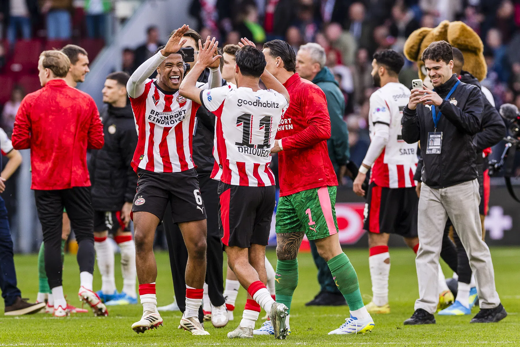 PSV scherpt eigen record aan: vroegste kampioen ooit