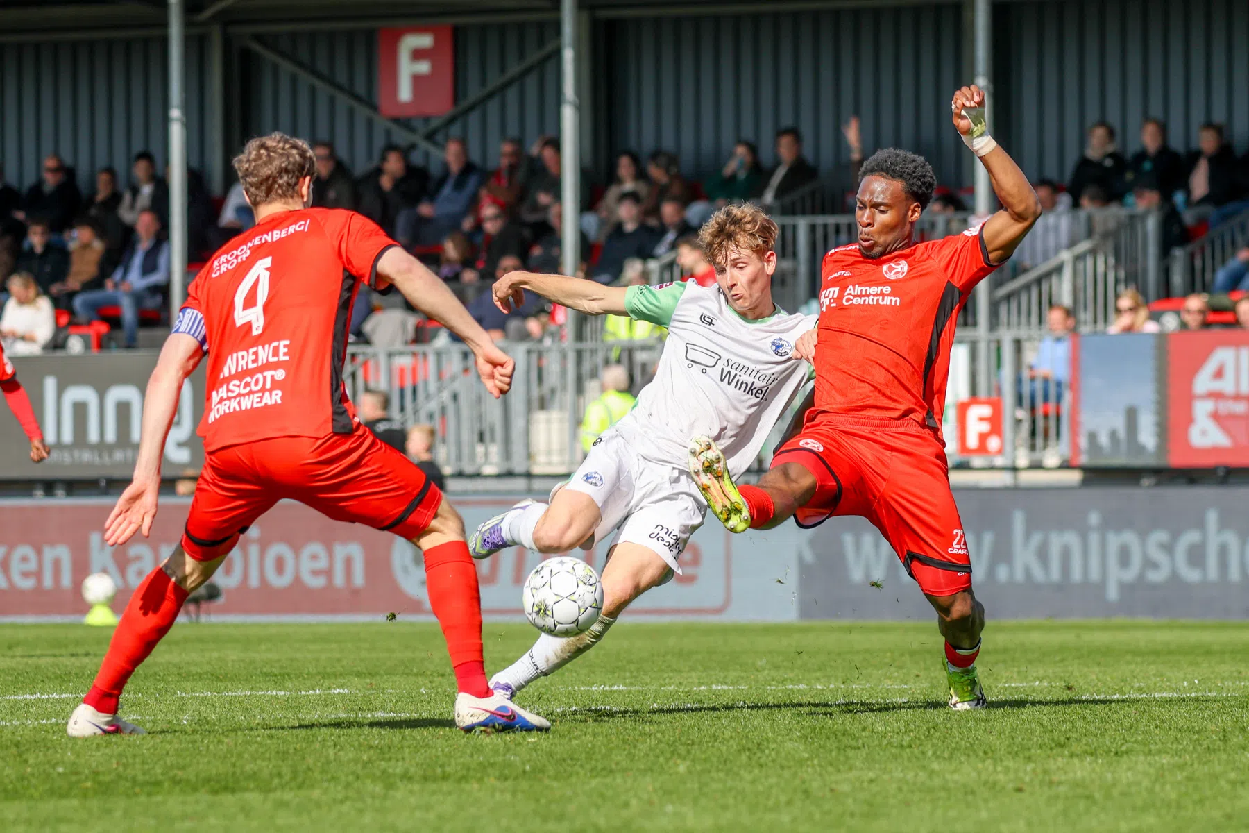 Almere doet slechte zaken met oog op nacompetitie
