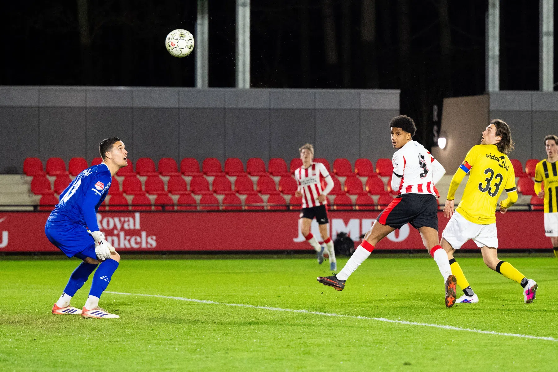 Weer reden tot juichen in Eindhoven: Jong PSV te sterk voor VVV