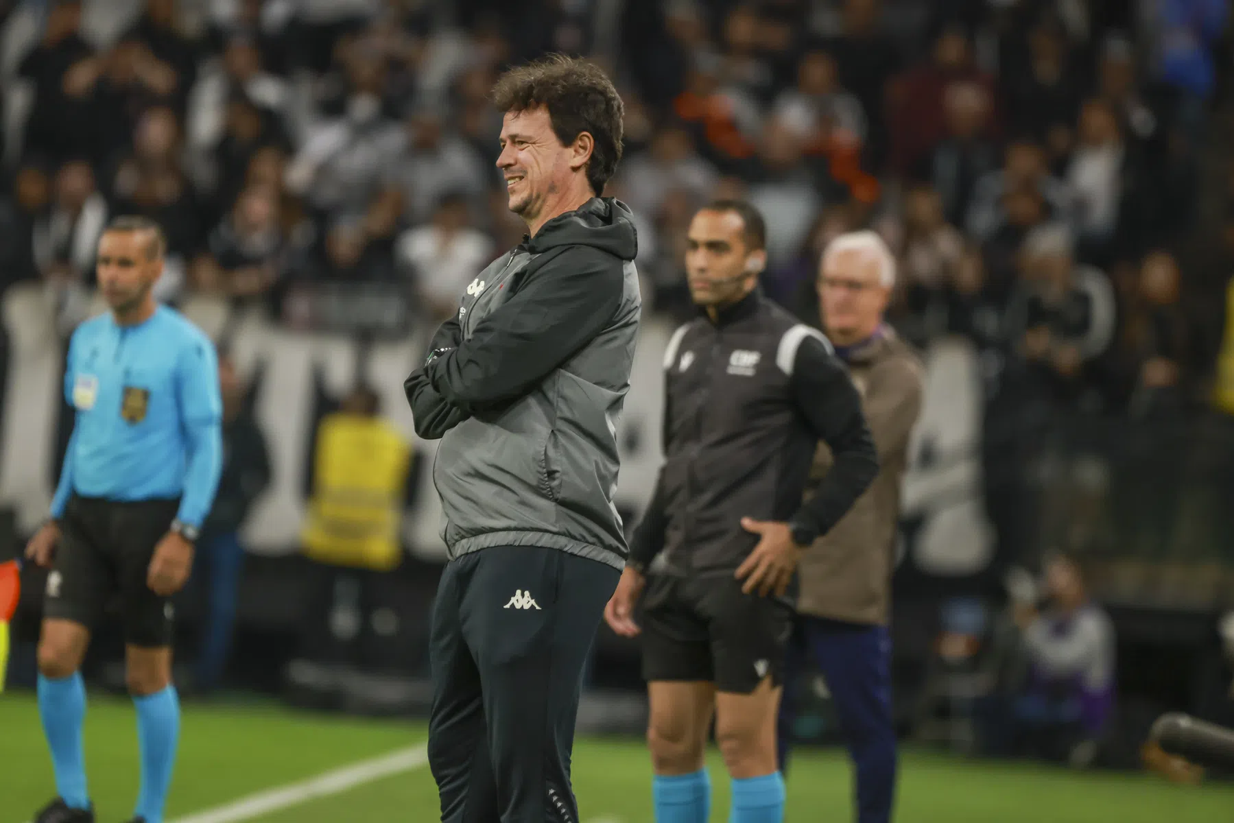 Kersvers Corinthians-trainer Diniz hoopt dat 'wereldster' Memphis blijft