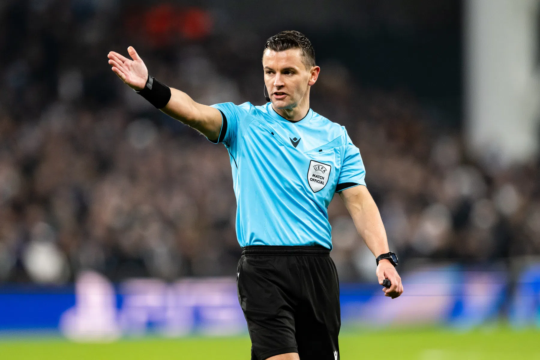 AZ krijgt arbiter die ooit twee tegenstanders van Ajax wegstuurde