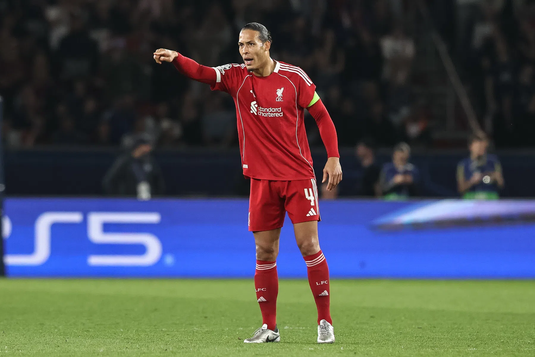 Van Dijk: 'Enige positieve is dat we volgende week weer wedstrijd hebben'
