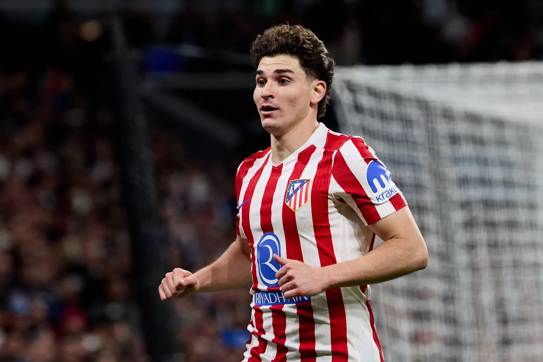 Rode kaart en voortreffelijke vrije trap: Atlético stunt in Camp Nou
