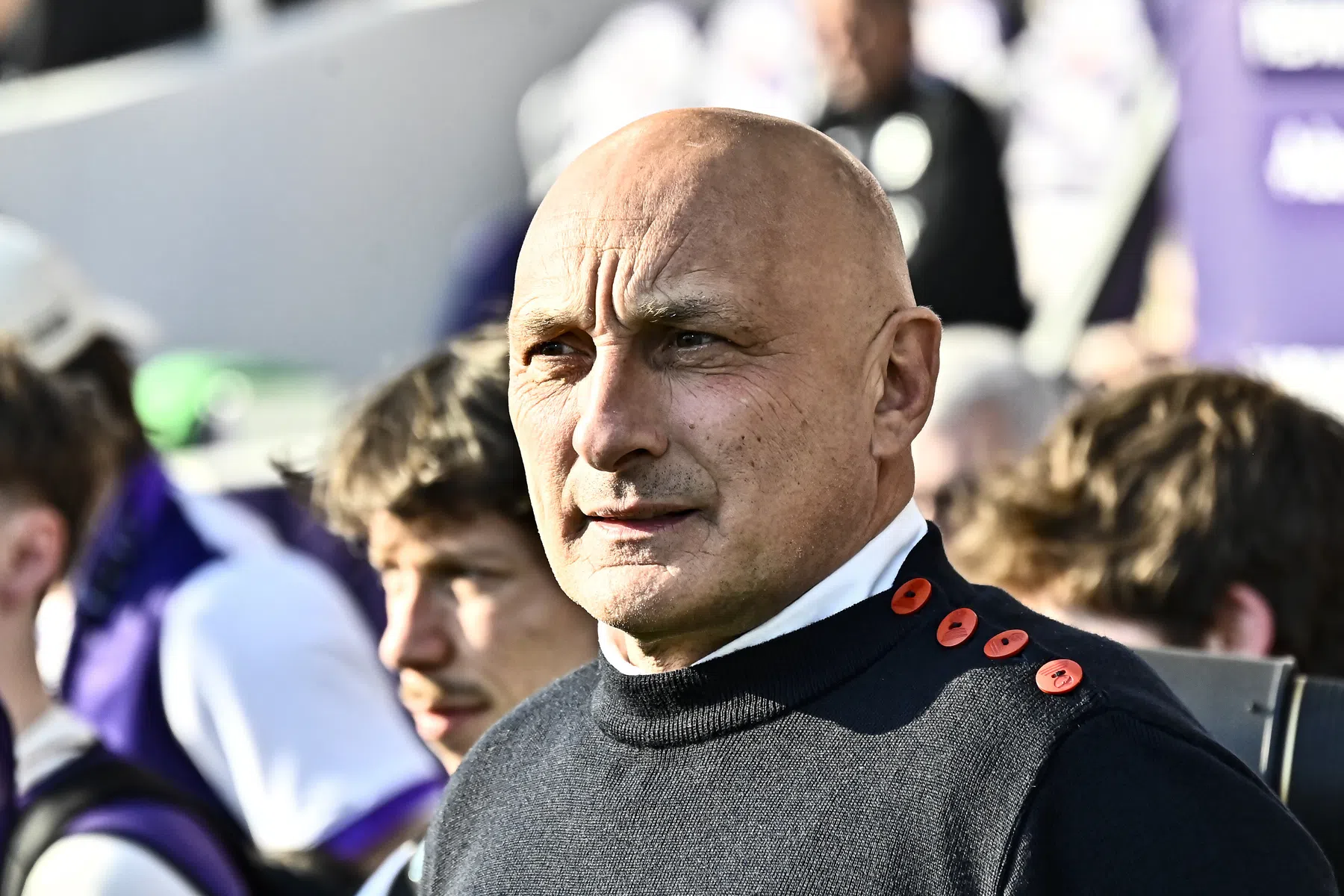 Lorient-trainer baart opzien: 'Weiger onder deze omstandigheden te werken'