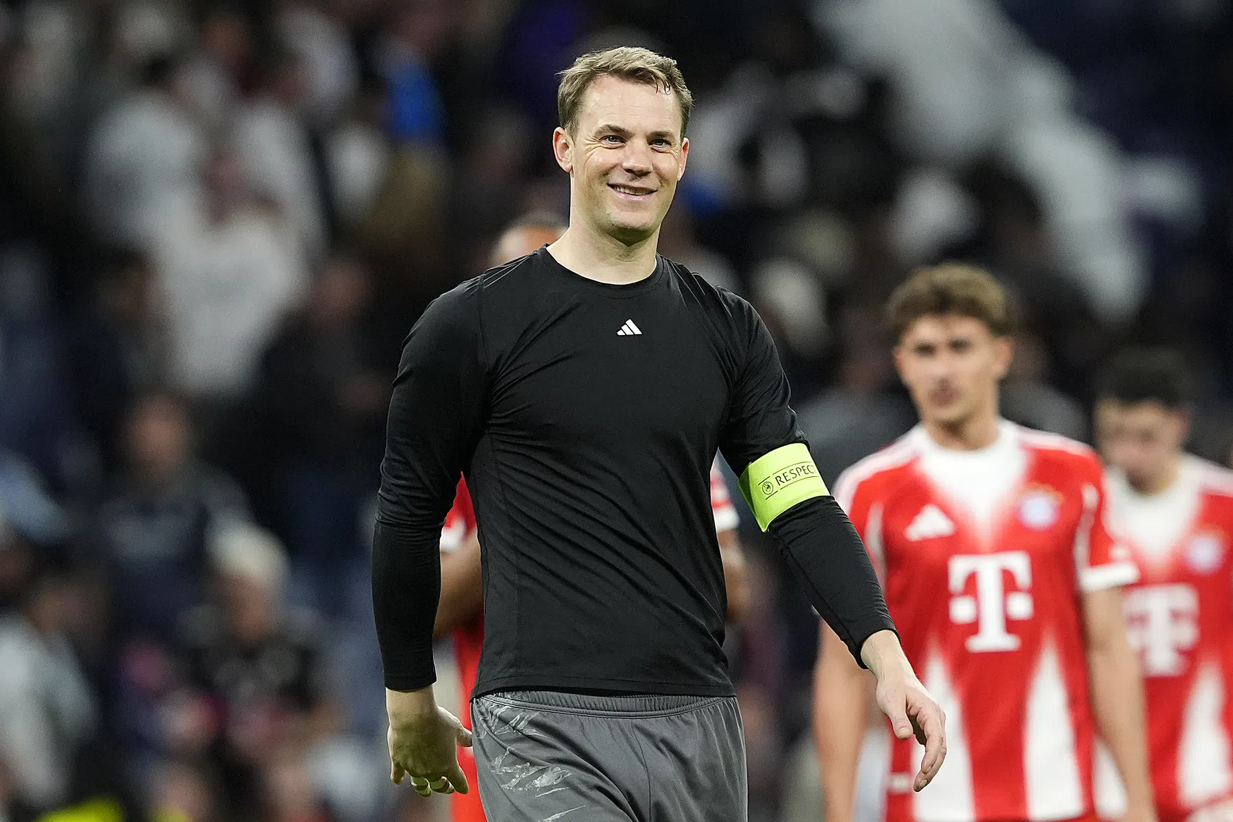 Neuer excelleert op zijn veertigste: in Bernabéu: 'Veertig is nog jong'