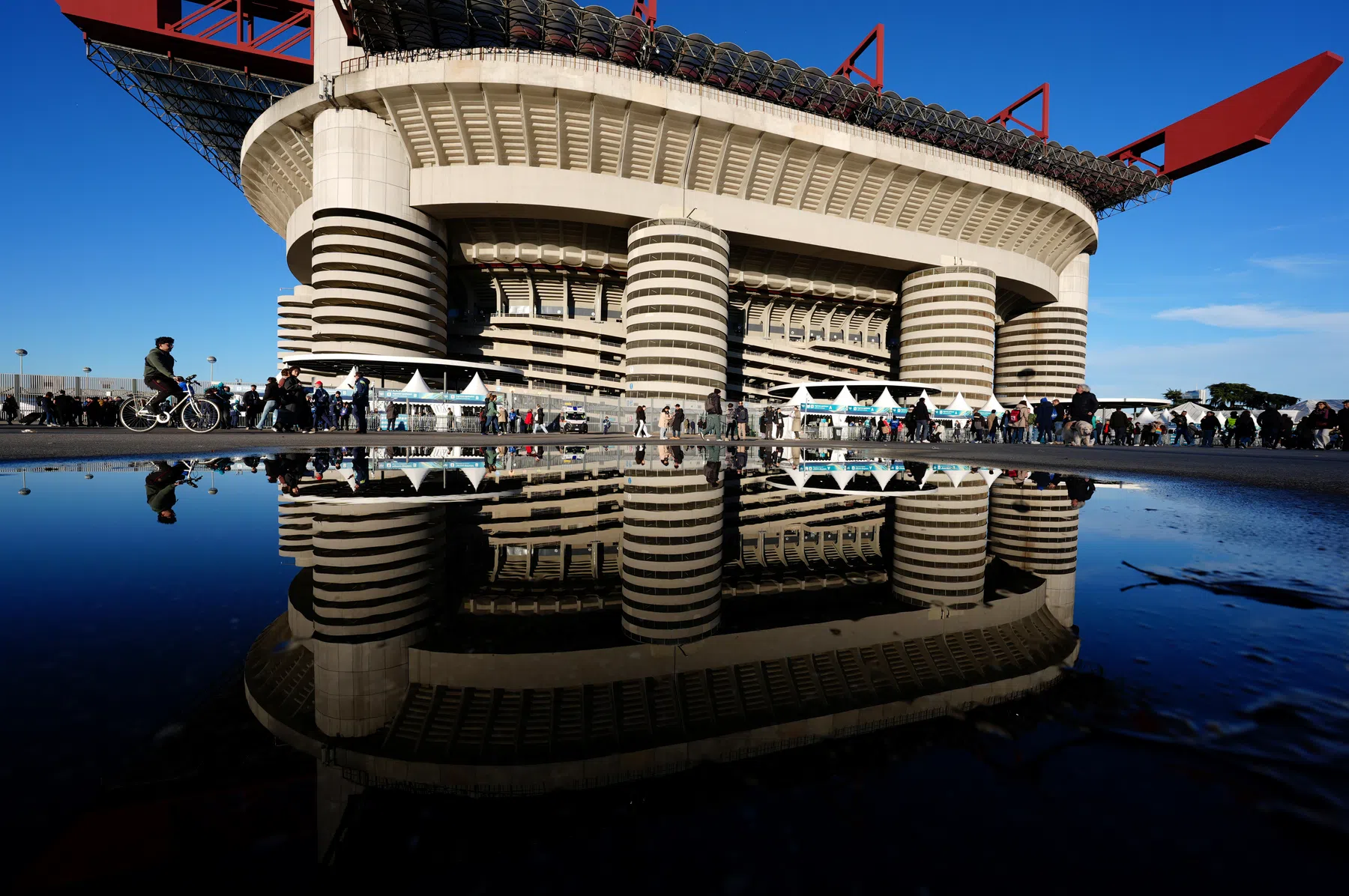 Onderzoek financiele politie in Italie: zand in de motor bij verkoop San Siro