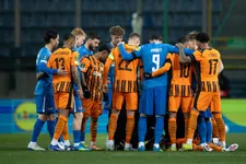 Opvallend moment in Shakhtar-AZ houdt Oekraïense pers bezig: 'Dit is schandalig'