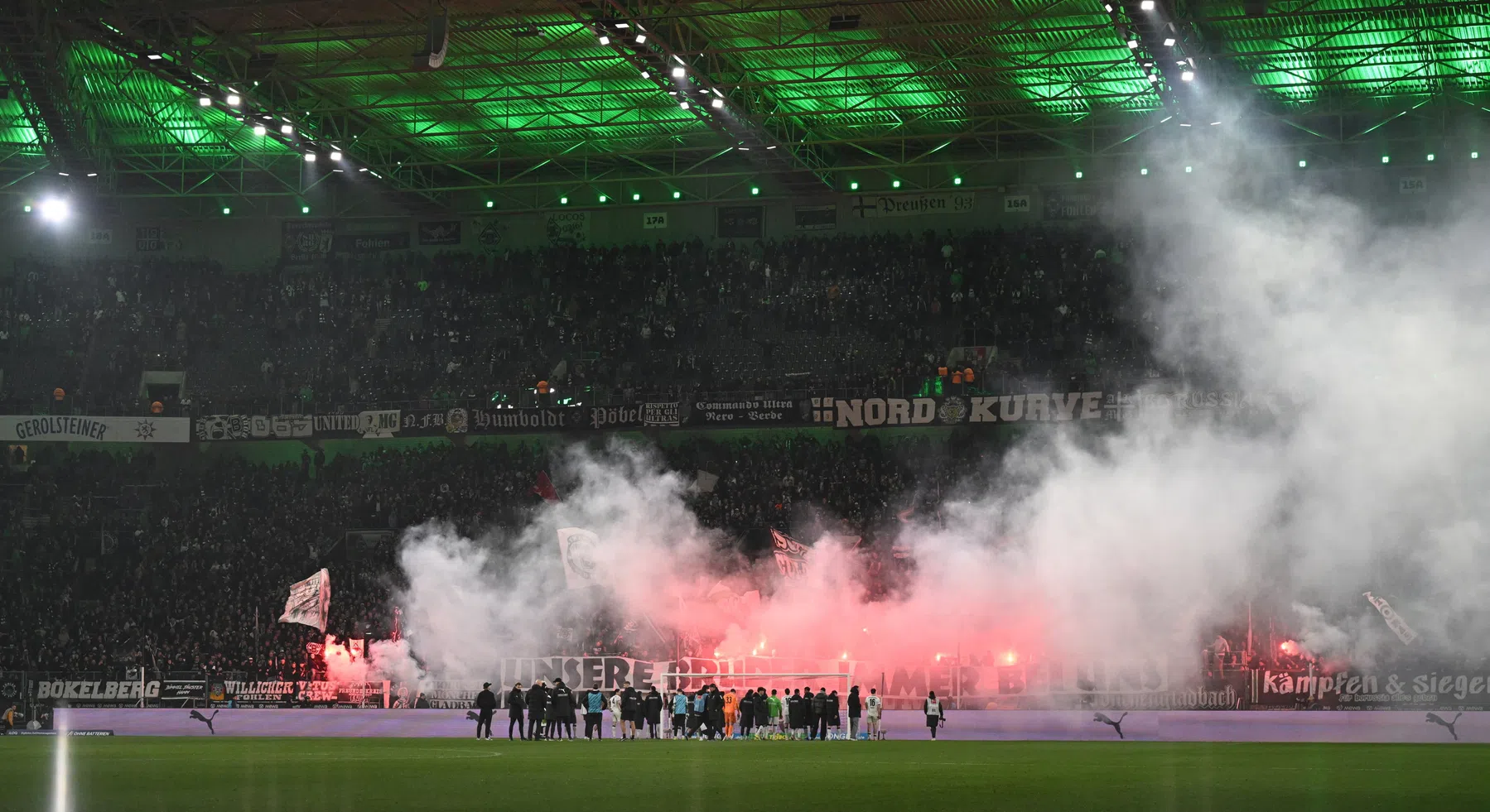 Bijzonder protest uitsupporters Gladbach bij RB Leipzig: 'Geen worst en bier'