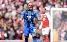 Pijnlijke nederlaag Arsenal geeft City weer hoop in Engelse titelstrijd 