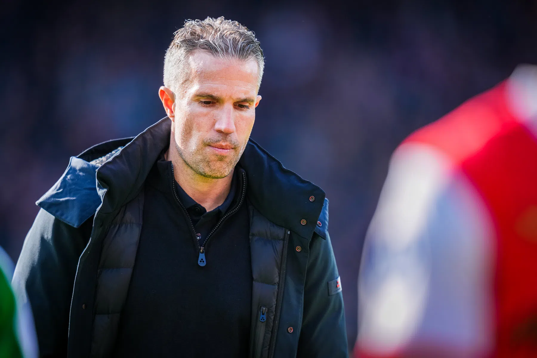 Van Persie verklaart reserveplek Sterling en kans voor Van den Elshout