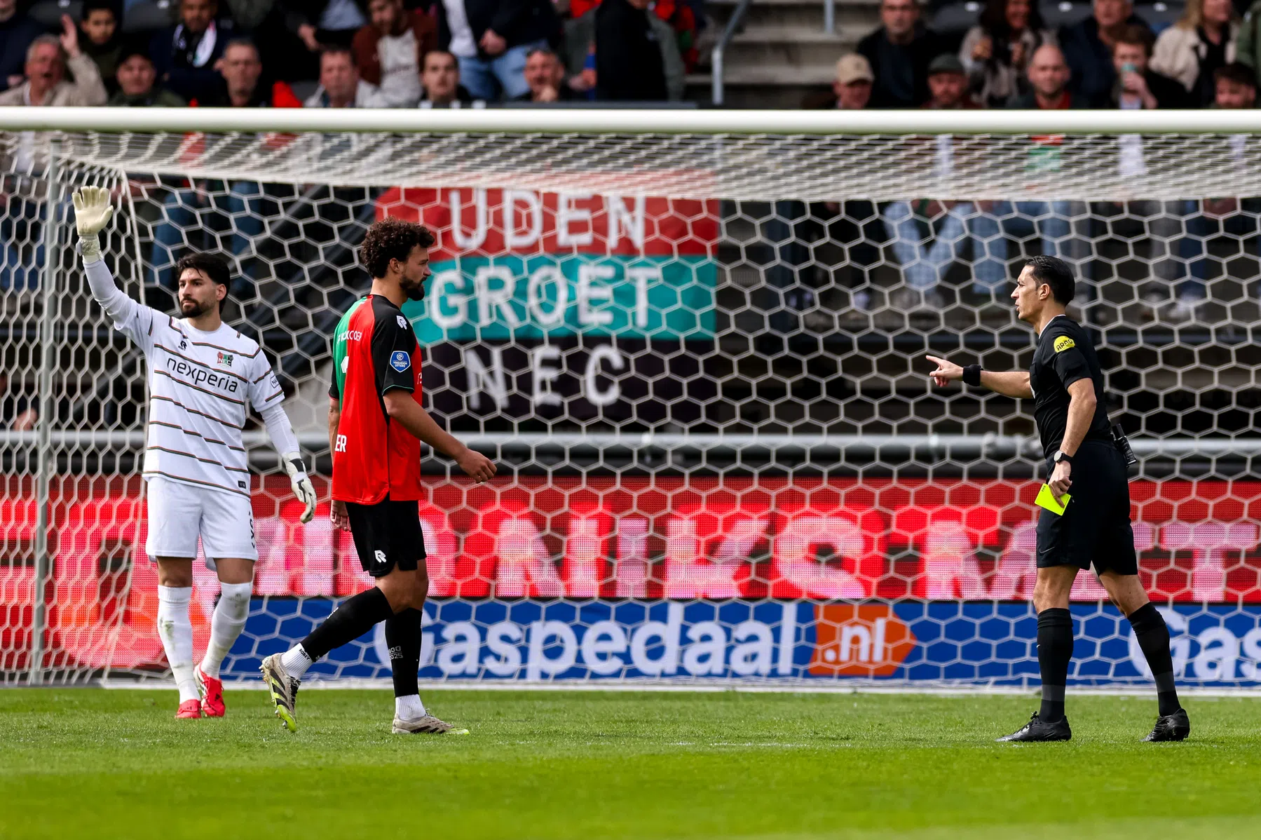 Gozubuyuk verklaart uitblijven rode kaart Sandler: 'Keeper was dichtbij'