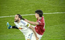 Lisandro Martínez krijgt direct rood wegens haren trekken