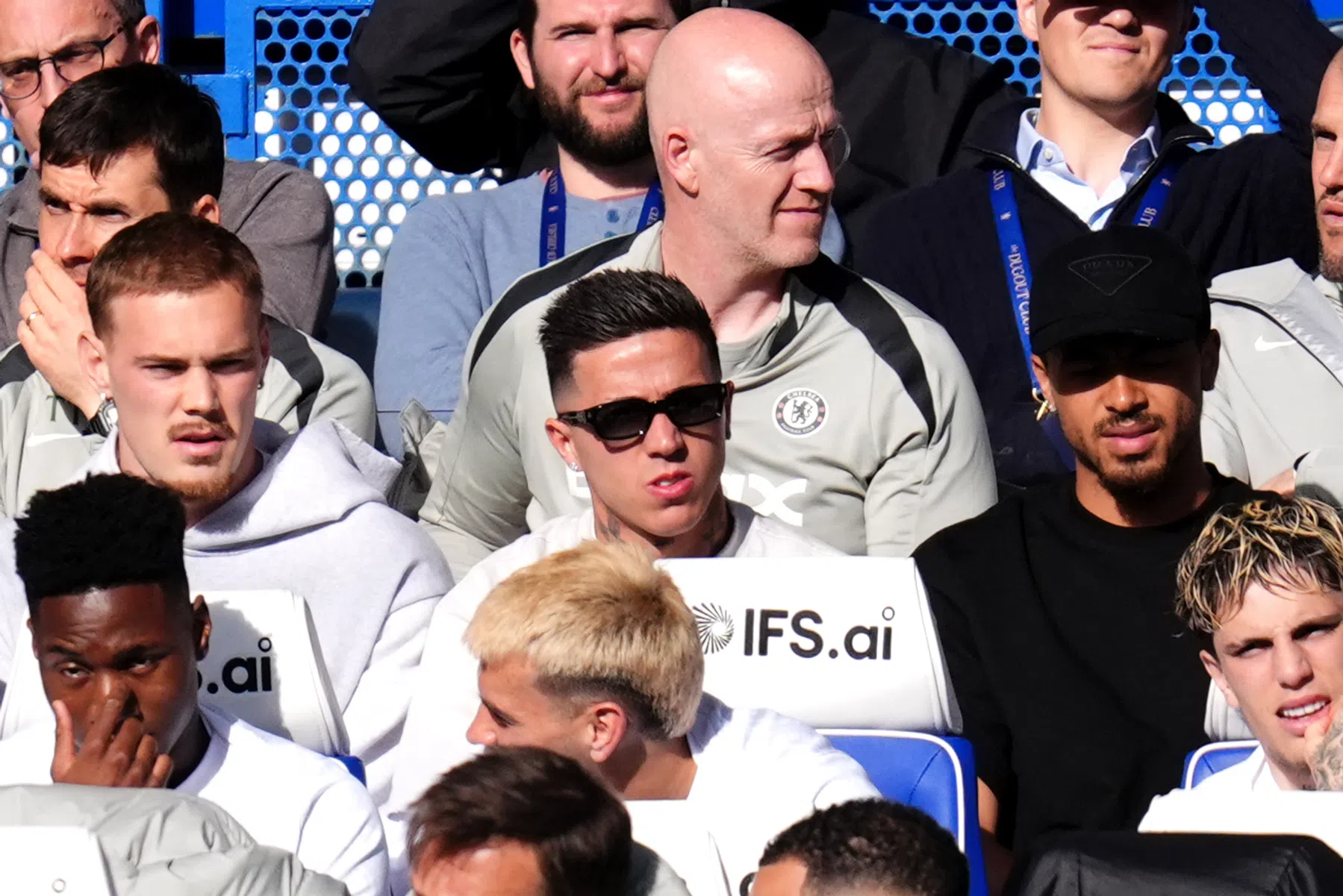 Chelsea en Rosenior sluiten Enzo Fernandez in de armen na disciplinaire straf
