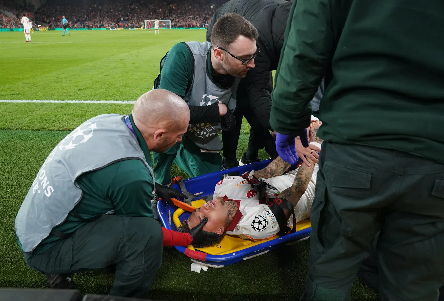 Liverpool sleutelt aan reclameborden Anfield na duimblessure Noa Lang