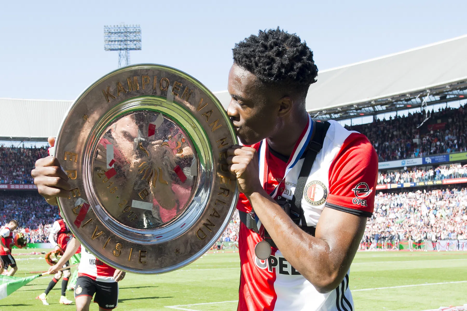 Viervoudig international Kongolo (32) stopt met voetballen