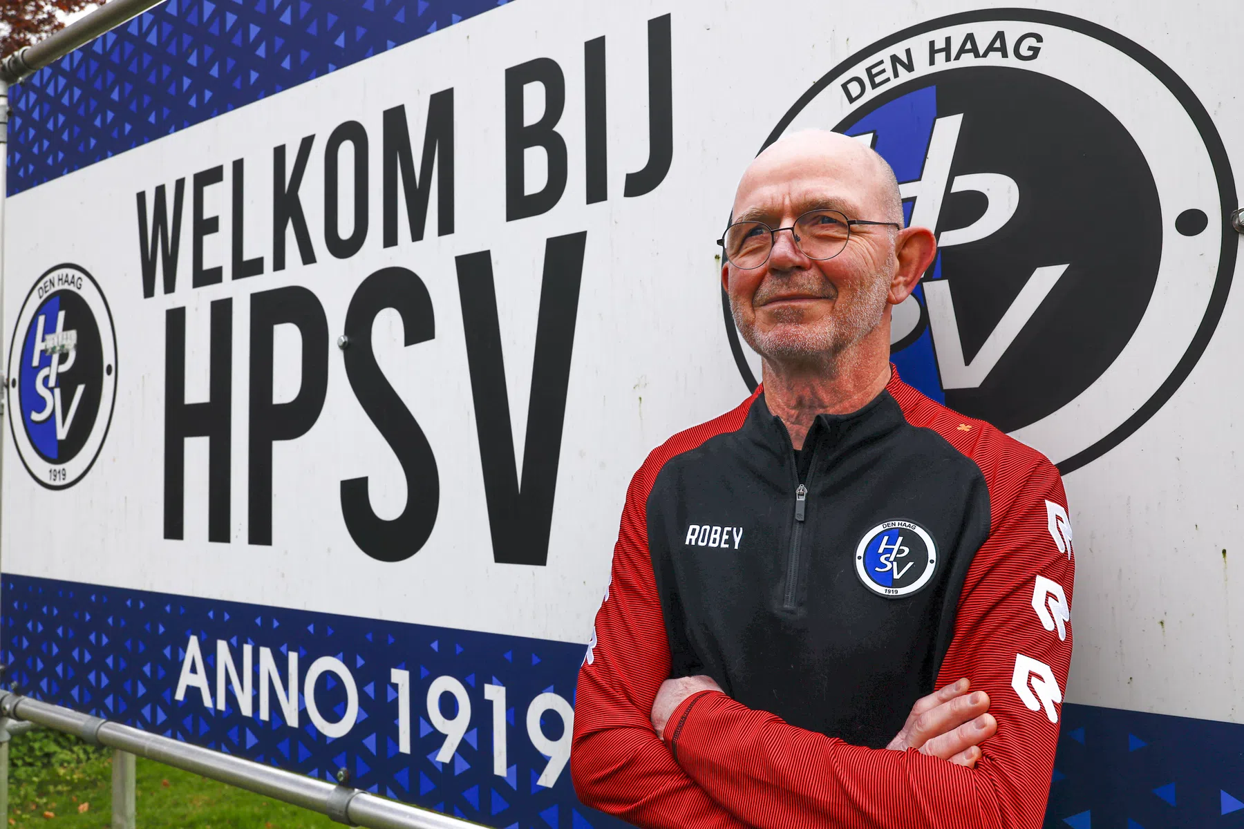 Bij HPSV veranderden agenten in voetballers: 'Het zijn net mensen'