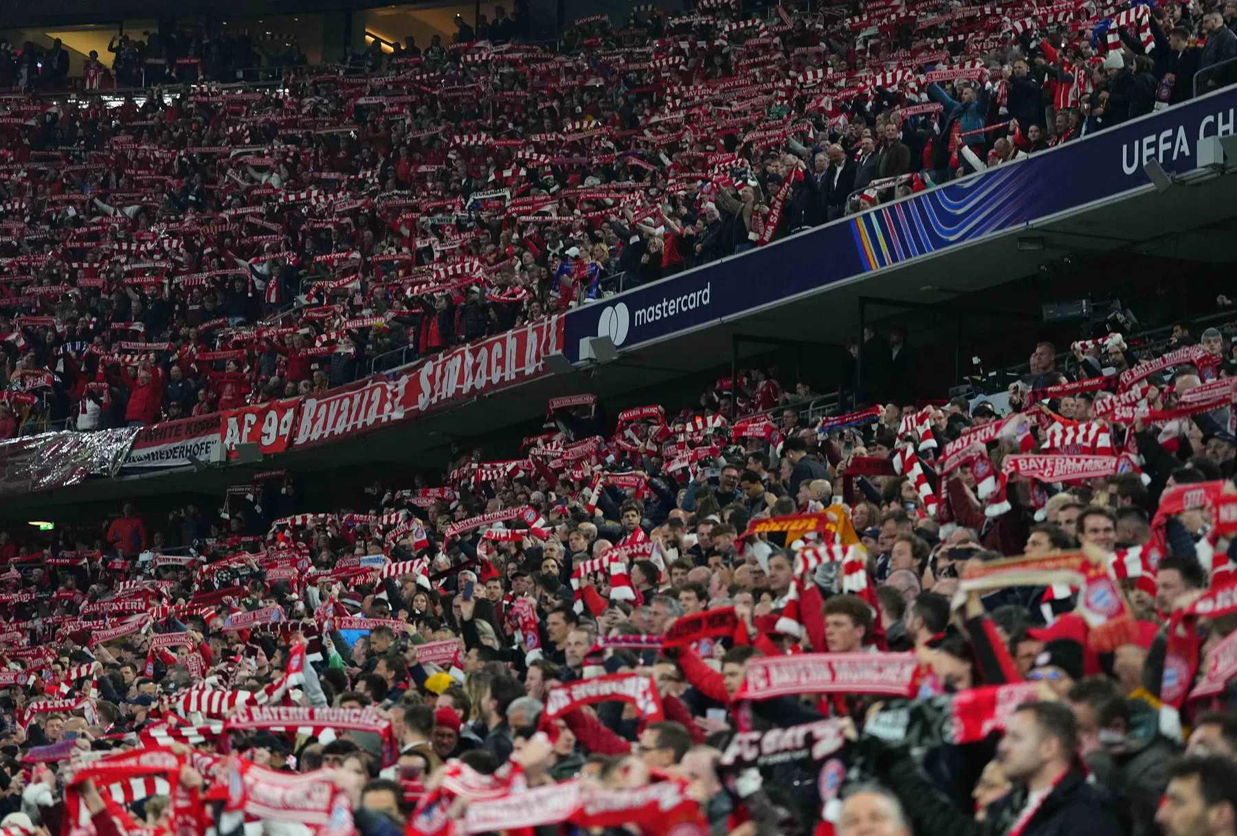 UEFA start disciplinaire procedure tegen Bayern vanwege gewonde fotografen