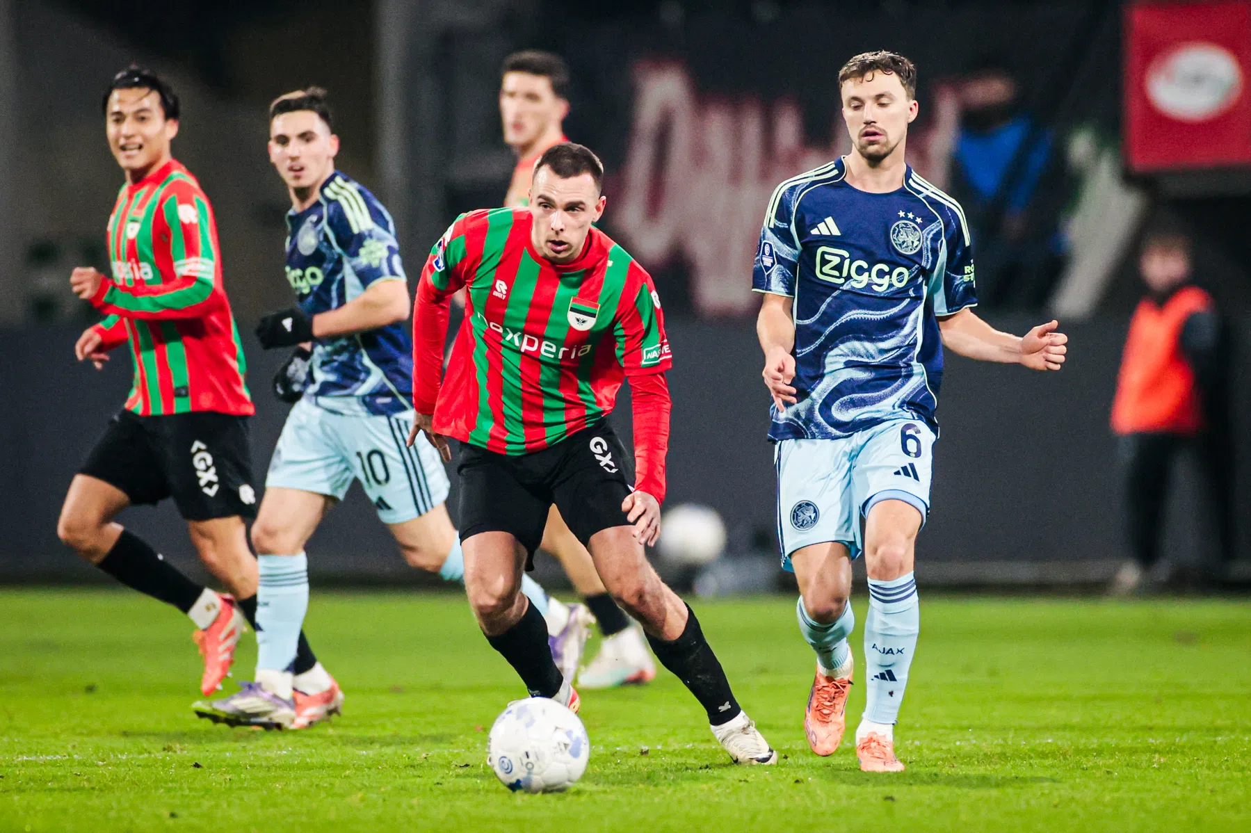 'Het voetbal wordt leuker als meer trainers spelen zoals Dick Schreuder'