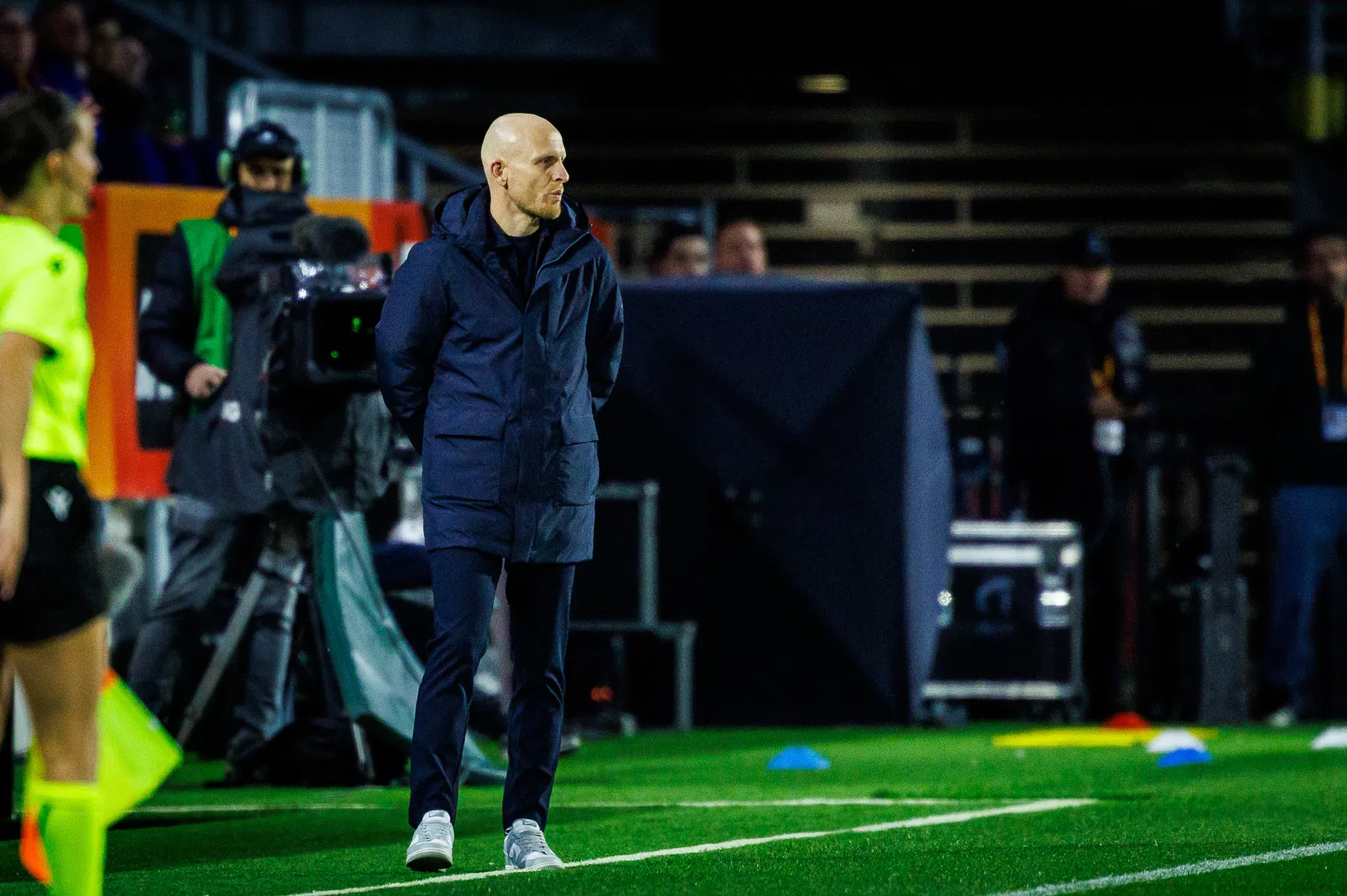Oranje slaat aanval Frankrijk af en blijft fier aan kop in strijd om WK-ticket