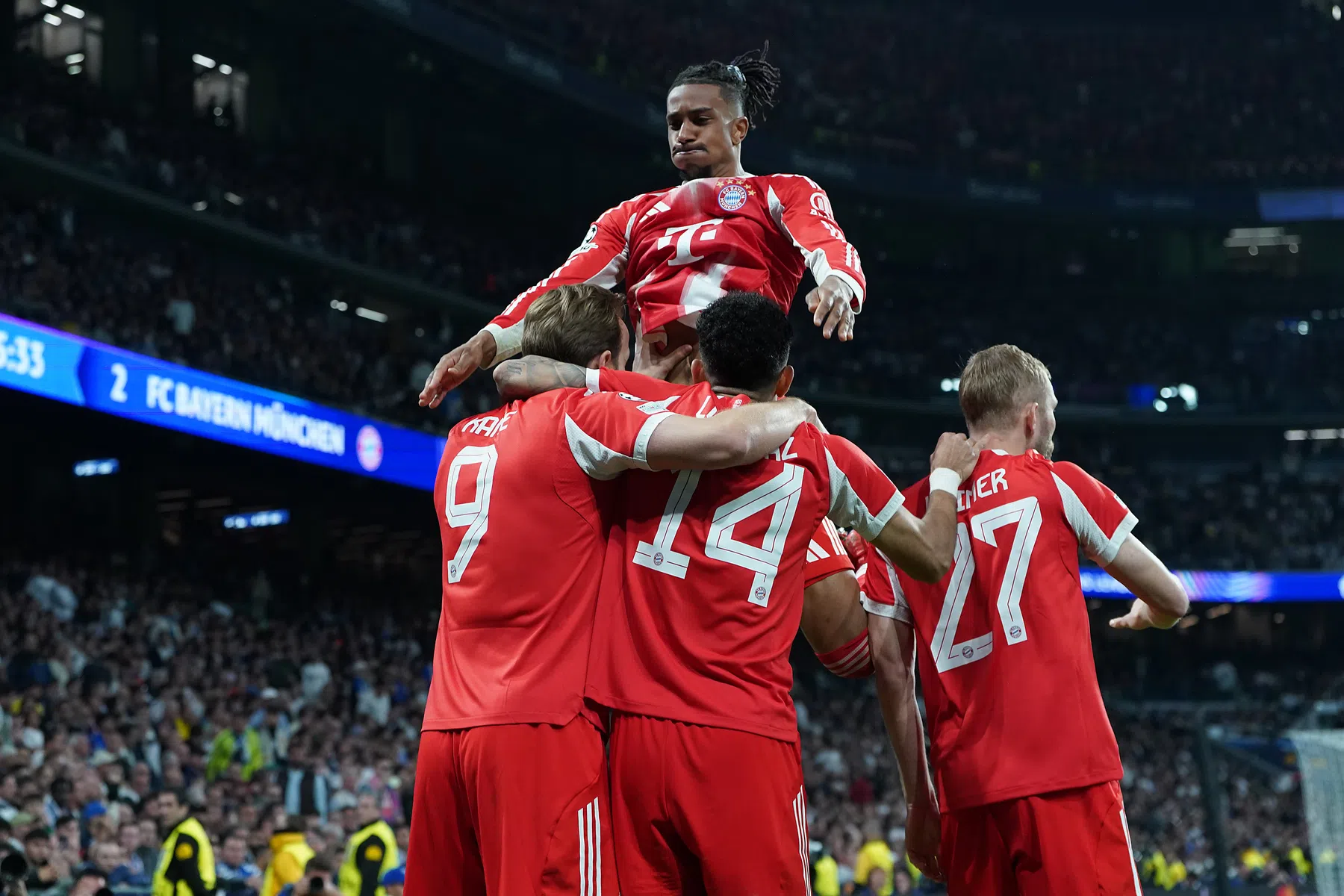 Bayern nadert Real en Juve op prestigieuze lijst, record Neuer