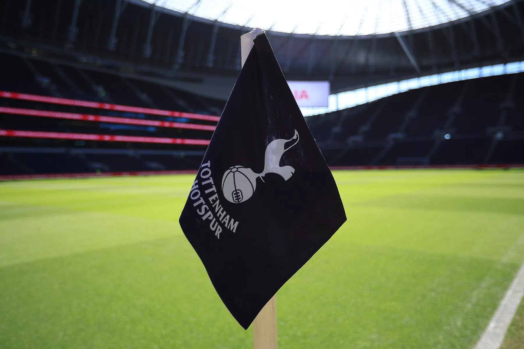 Spurs gaat achter daders aan na racistische berichten over Danso