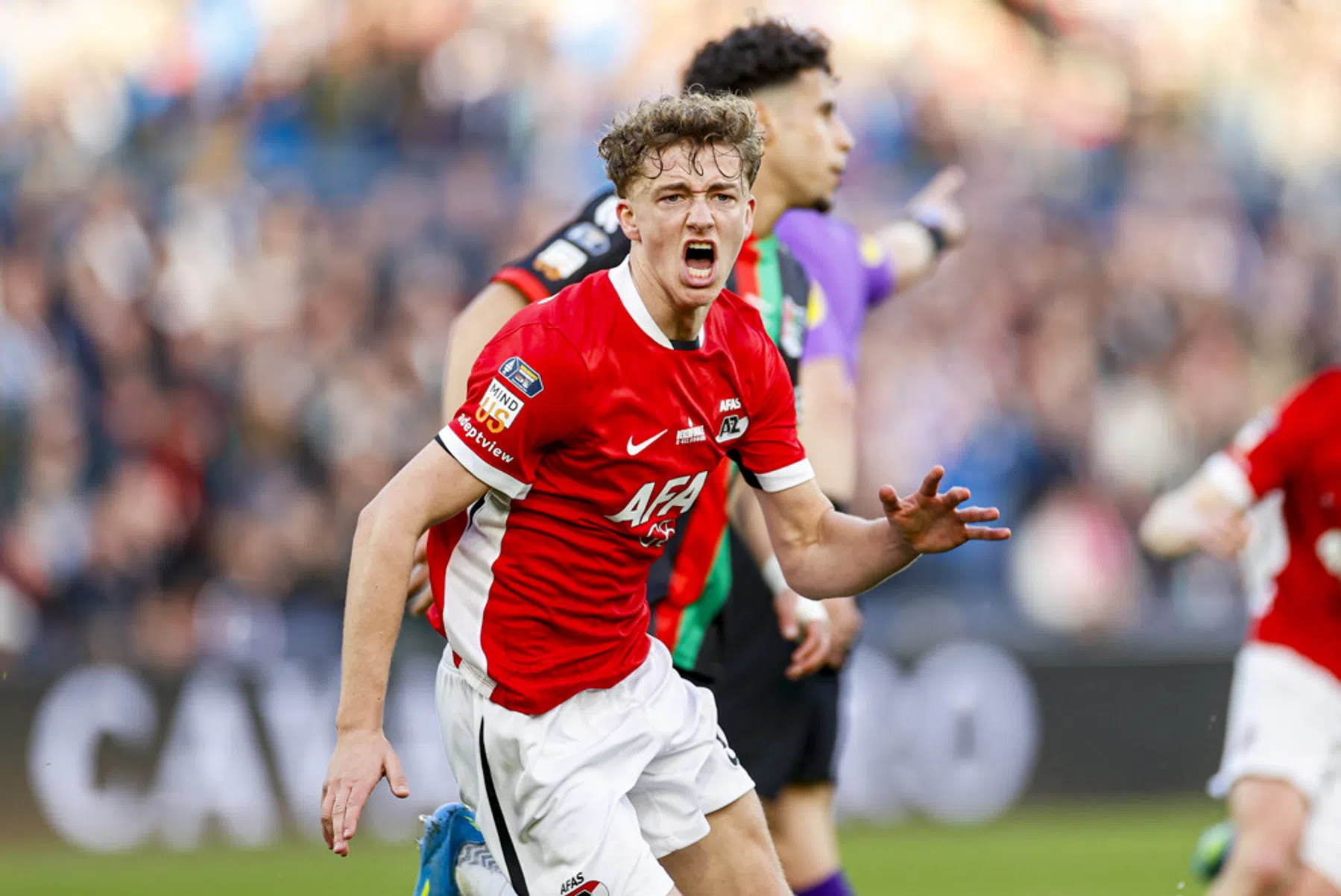 AZ-feest in De Kuip na klinkende zege op NEC in bekerfinale