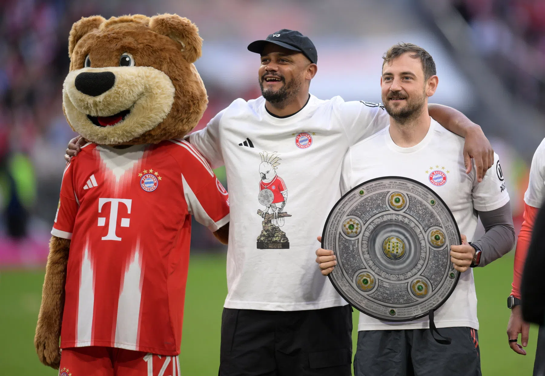 'Toevalstreffer' Kompany geprezen na titel Bayern: 'Ongelooflijk uithangbord'