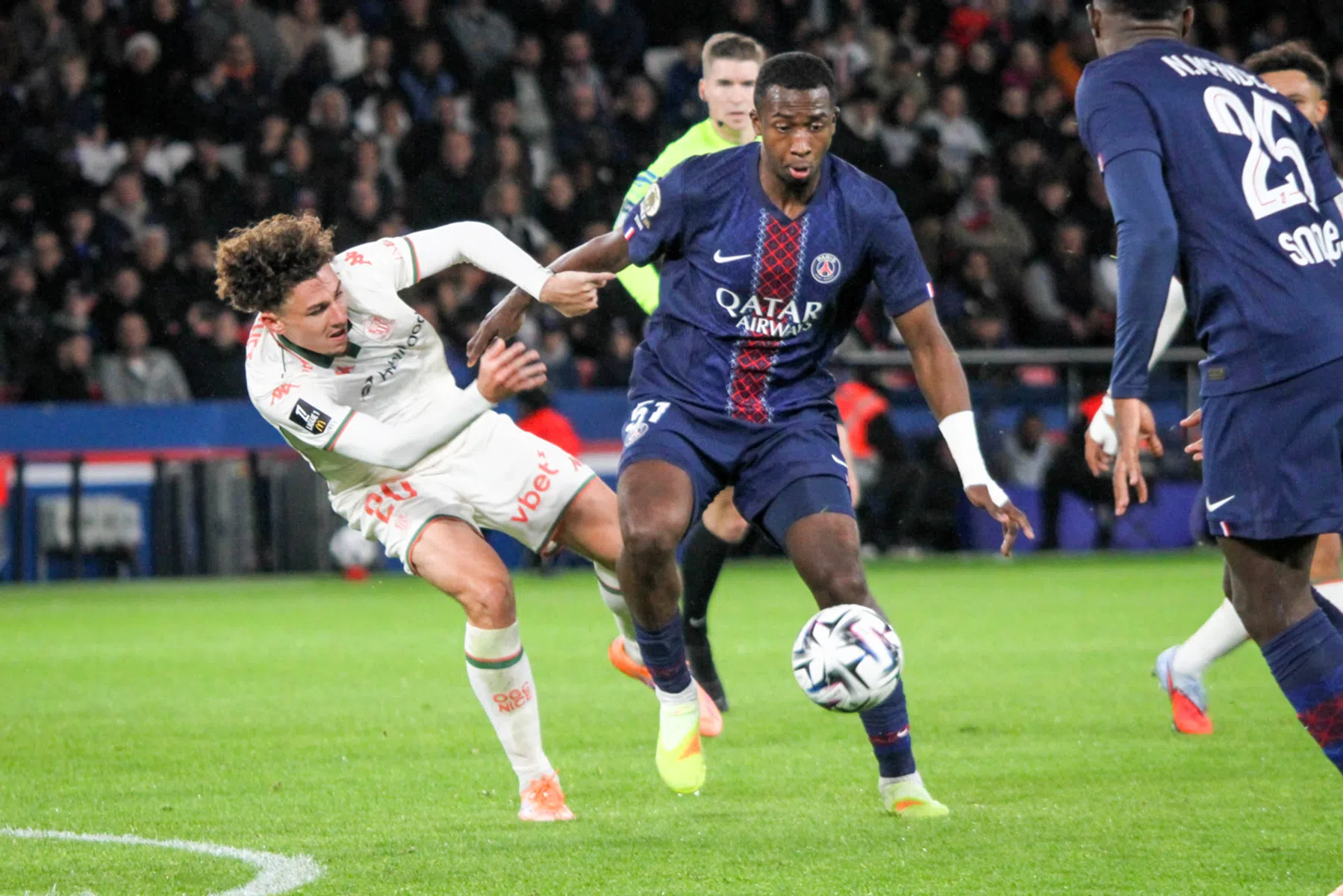 Uitblinker en onzichtbare muur: het verhaal van de nummer 51 van PSG