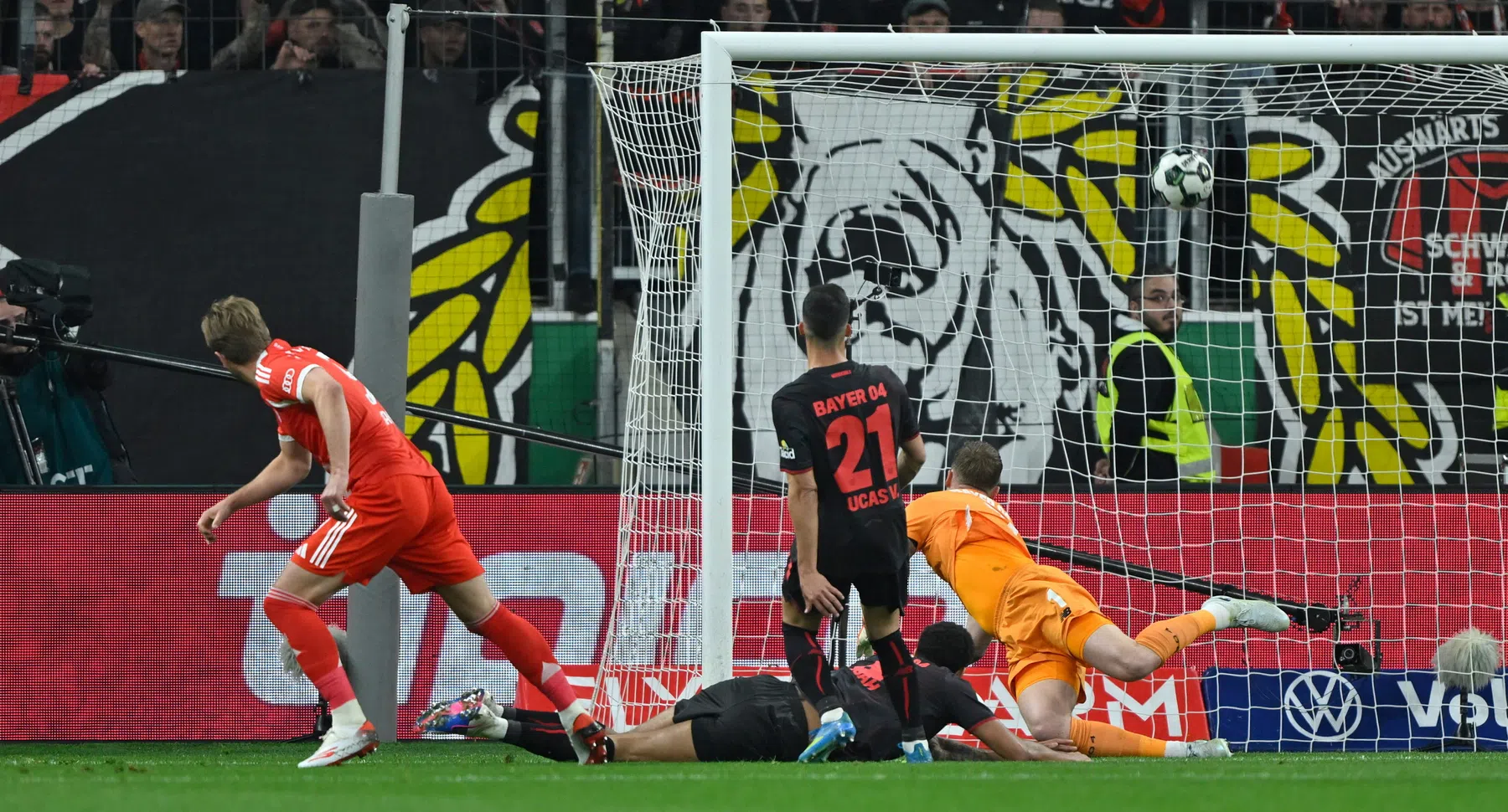 Puik optreden Flekken waardeloos: Bayern is finalist in DFP Pokal