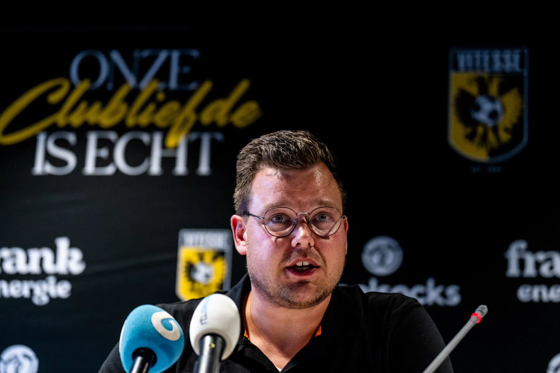 Vitesse bevestigt: algemeen directeur afwezig door ziekte