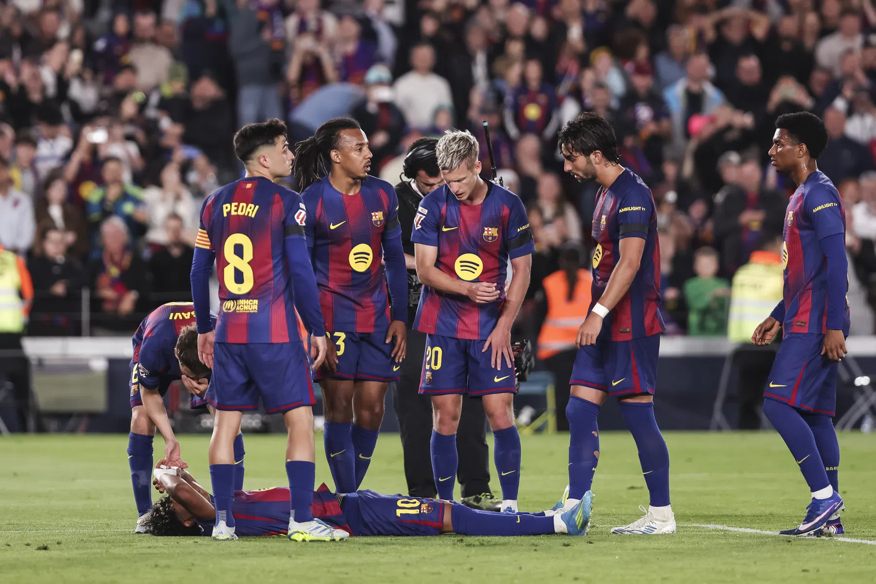 Barcelona zet moeizame maar grote stap richting landstitel