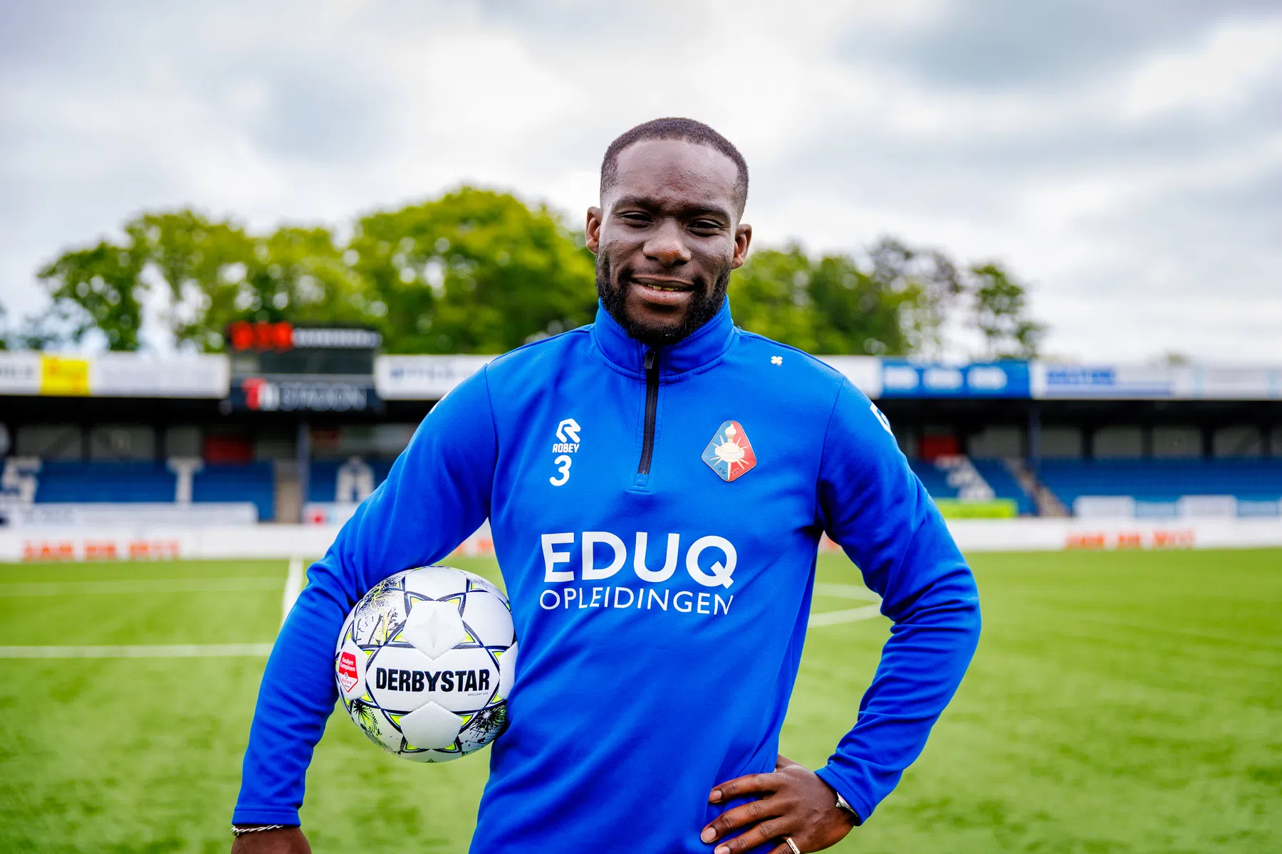 Clubicoon Apau keert als scout terug bij Telstar