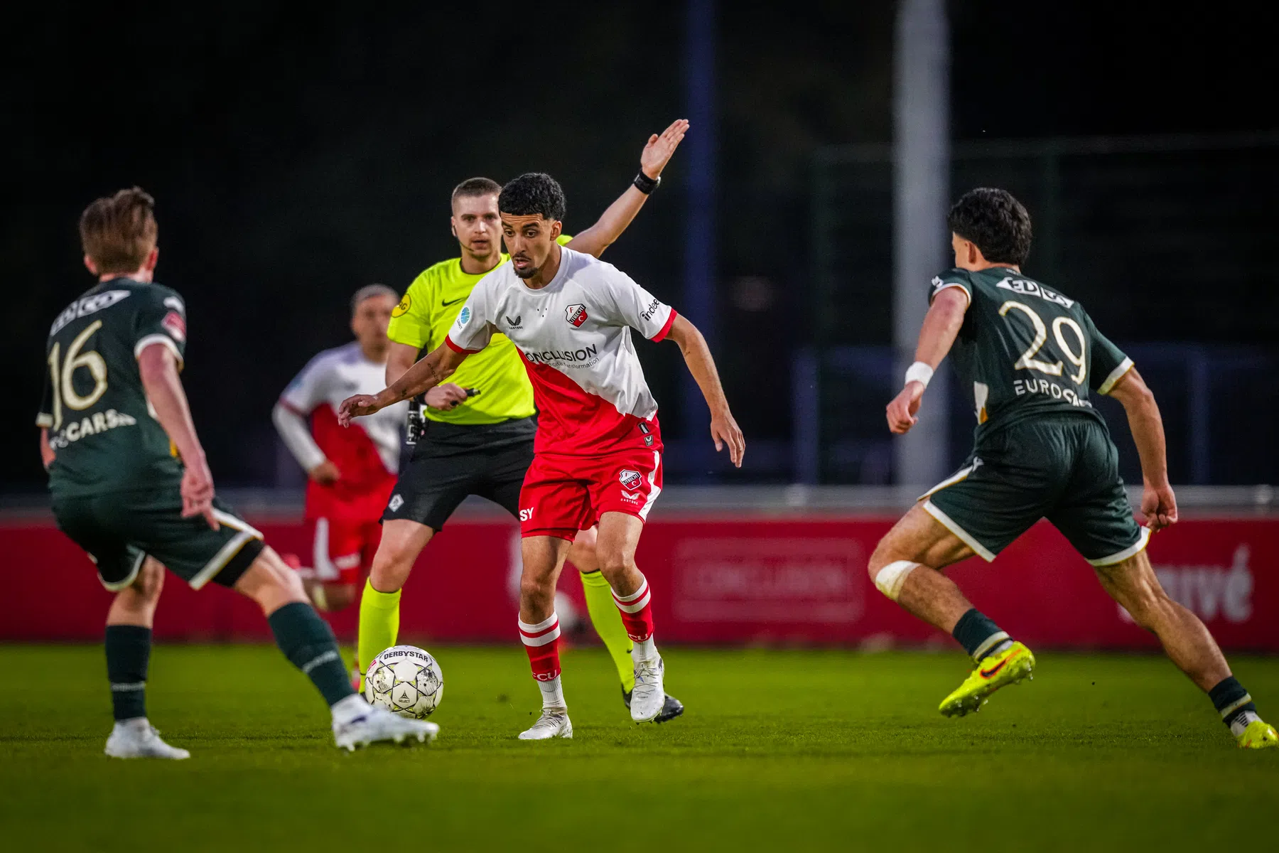Jong FC Utrecht wil Iqbal klaarstomen voor WK: 'Normaal gesproken gaat hij mee'