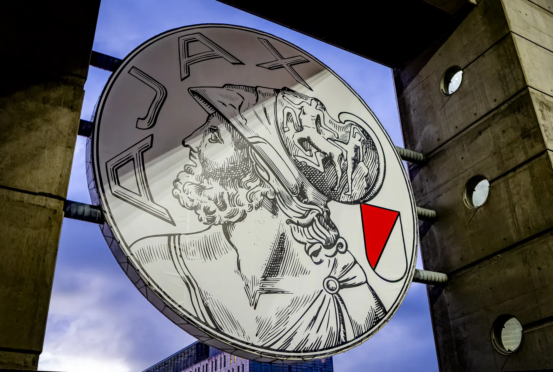 Ajax strijkt voor eventuele play-offs vanwege concerten neer in Volendam