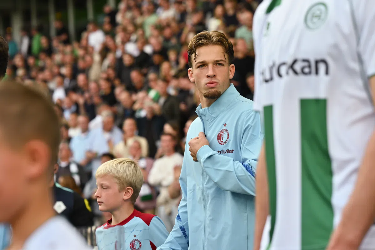 Lukkien legt spelers 'contactverbod' op: 'Vorige keer trok Valente rookgordijn op'