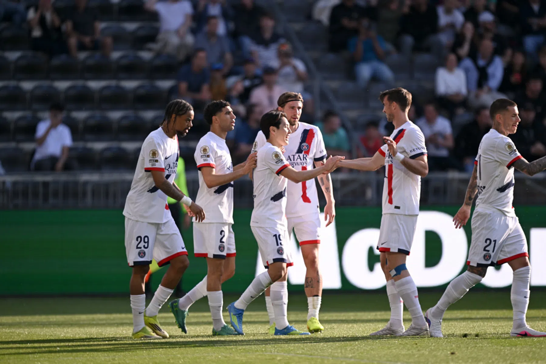 PSG denkt alvast vooruit en wint ruim zonder het gouden aanvalstrio